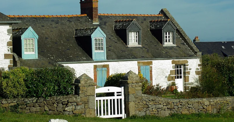 Quelles sont les caractéristiques de l’architecture normande ?